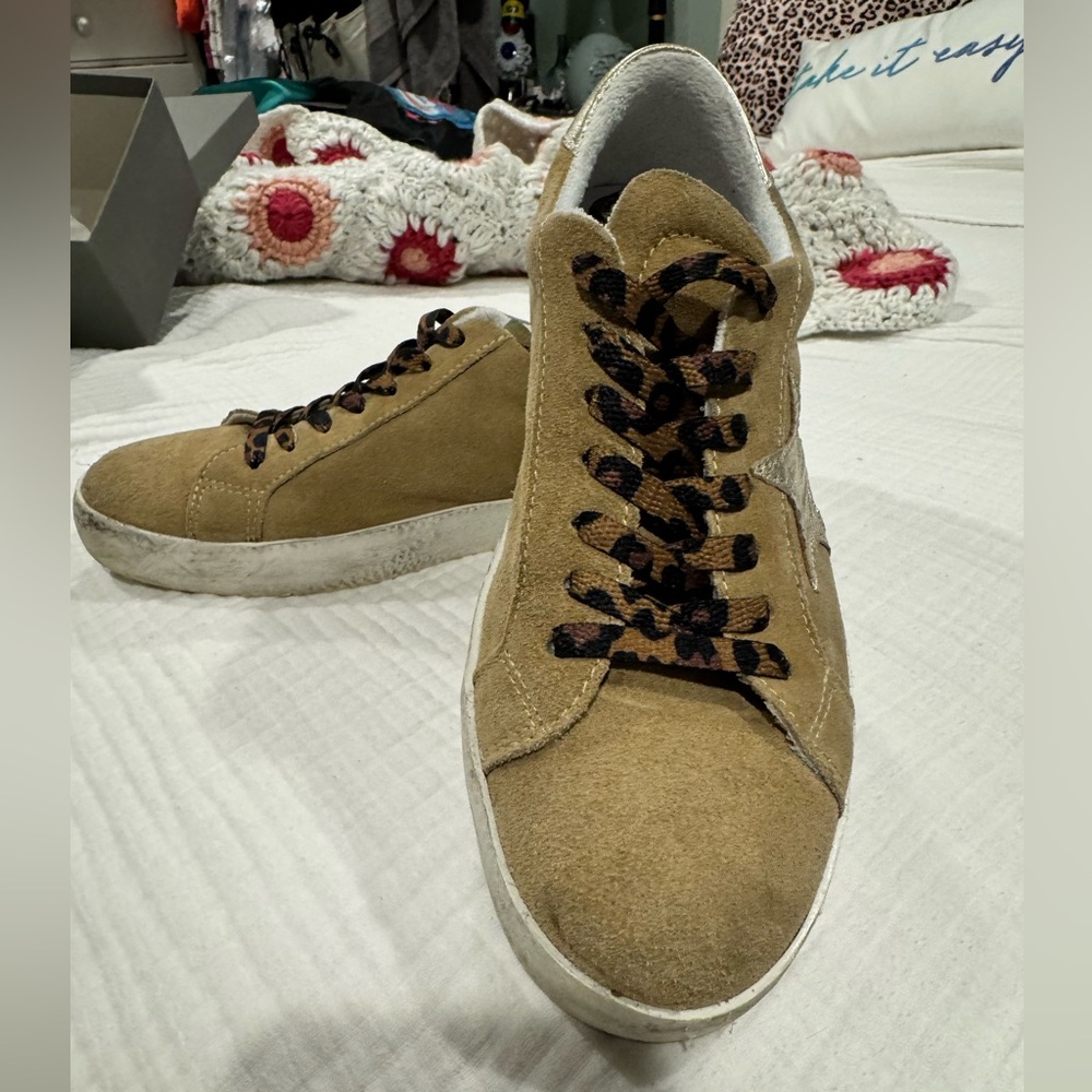 Pecorrino Tan Sneakers